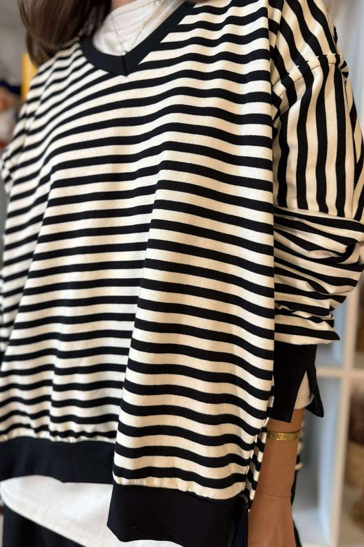 The Sunday Morning Stripe V Slouch Sweatshirt Black Ecru
